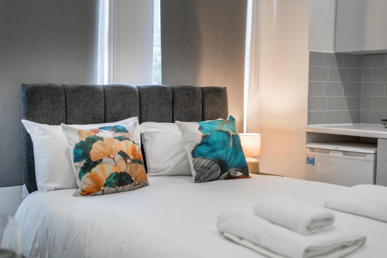 London Selwyn Road Studios Экстерьер фото