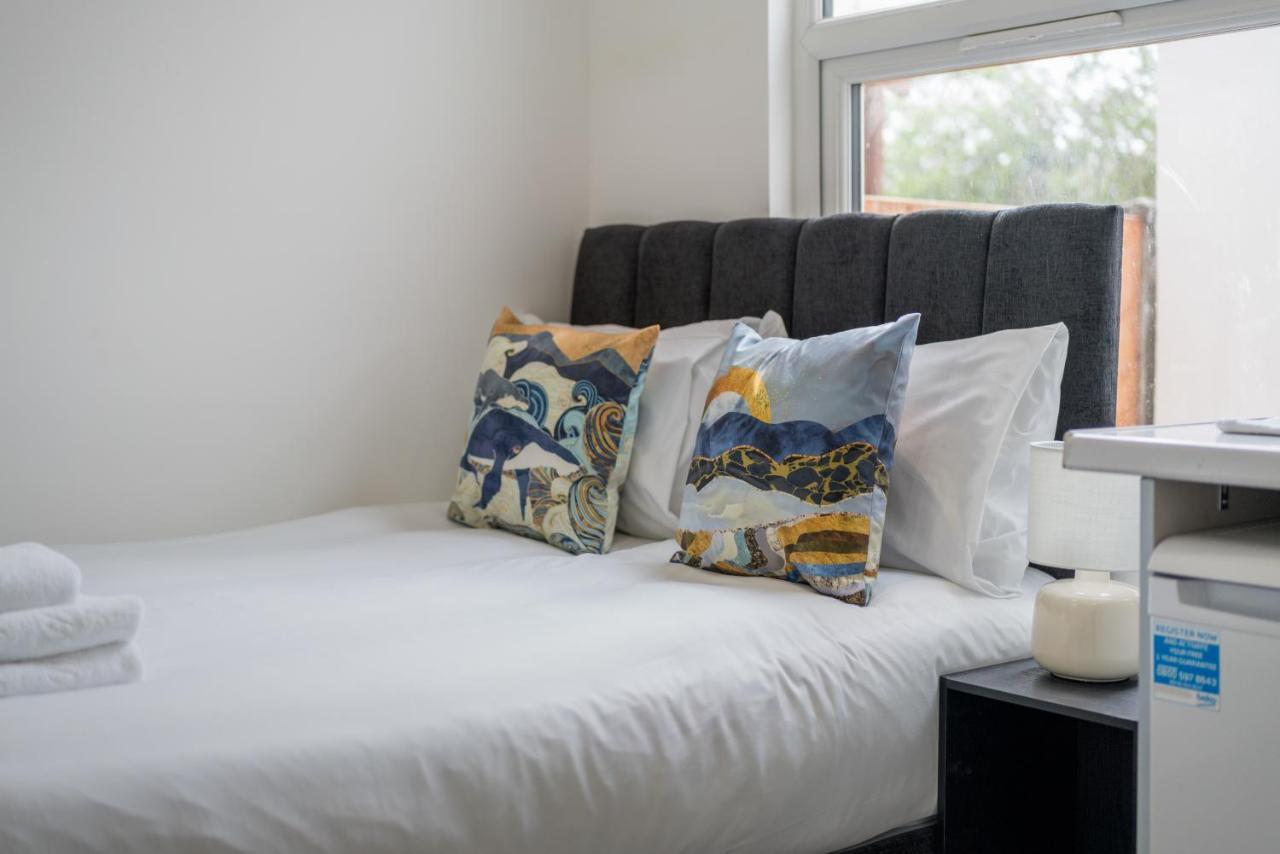 London Selwyn Road Studios Экстерьер фото