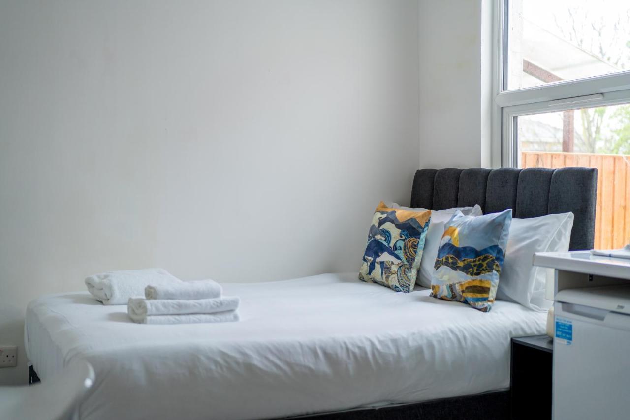 London Selwyn Road Studios Экстерьер фото