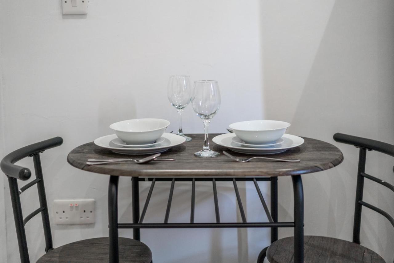 London Selwyn Road Studios Экстерьер фото