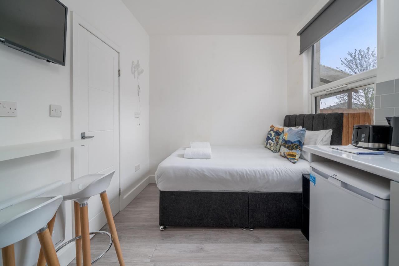London Selwyn Road Studios Экстерьер фото