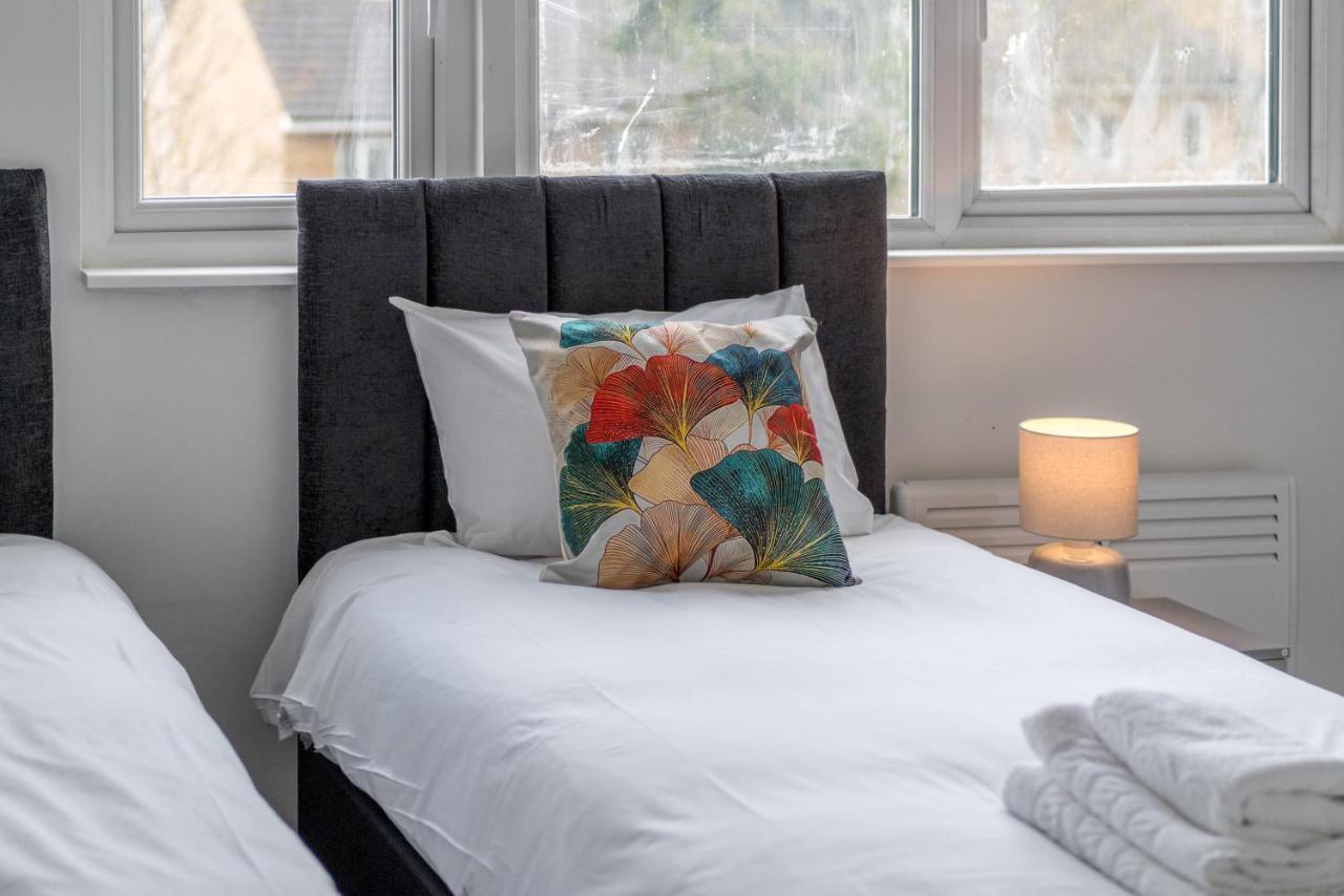 London Selwyn Road Studios Экстерьер фото