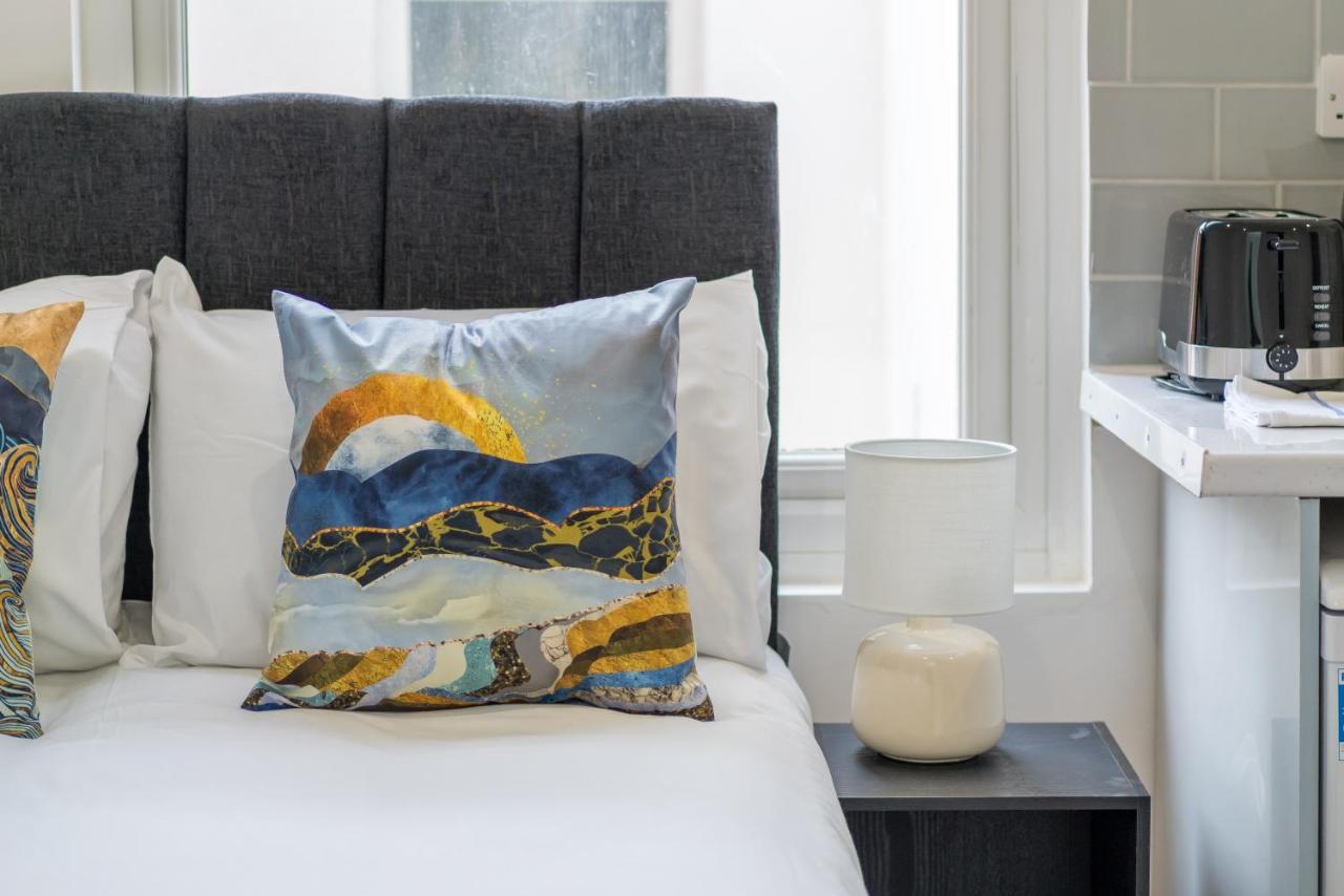London Selwyn Road Studios Экстерьер фото