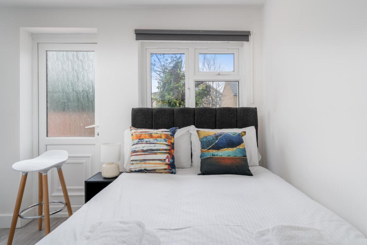 London Selwyn Road Studios Экстерьер фото