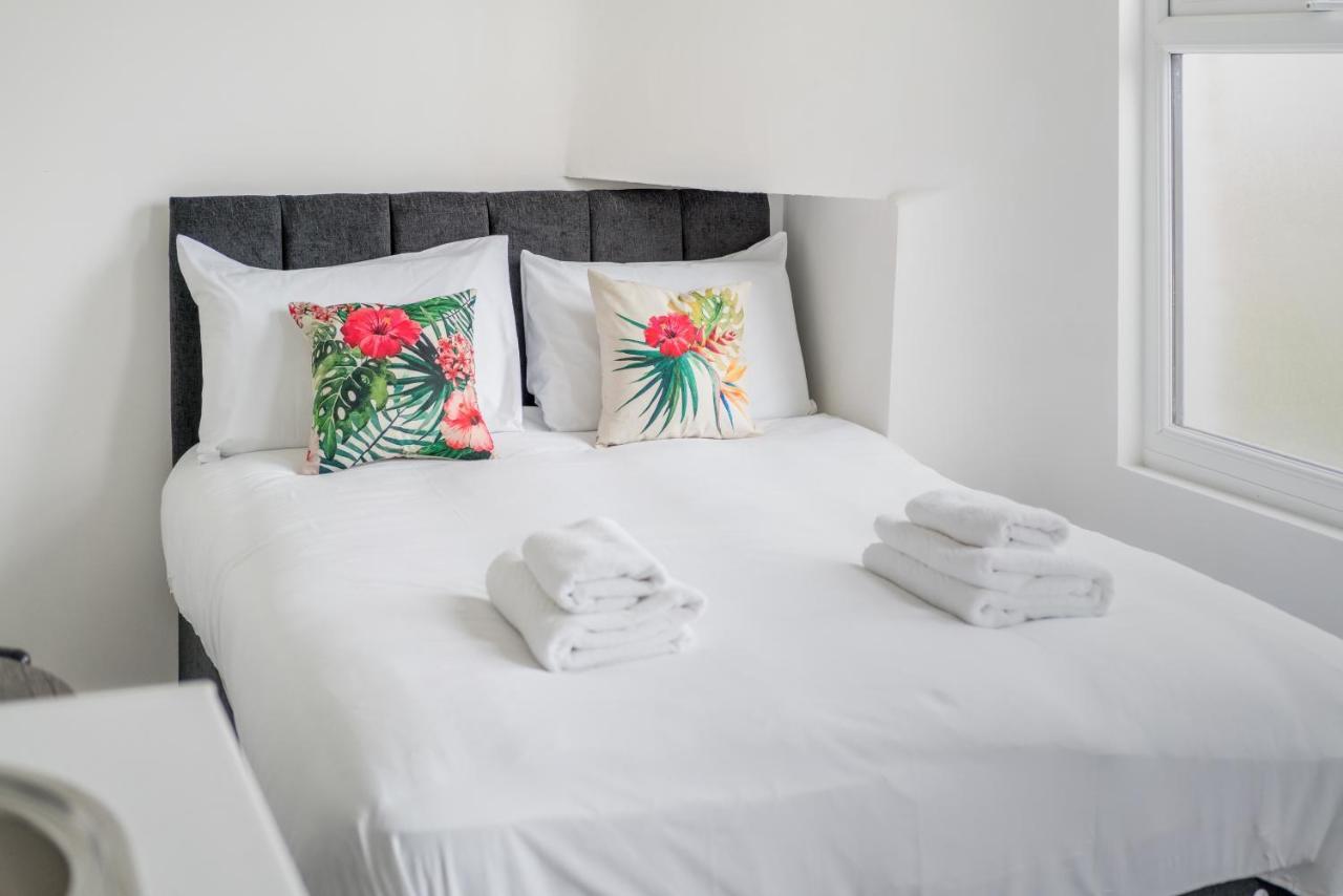 London Selwyn Road Studios Экстерьер фото