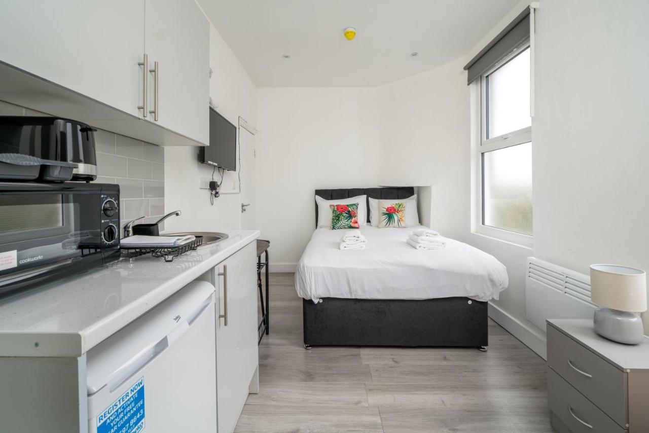 London Selwyn Road Studios Экстерьер фото