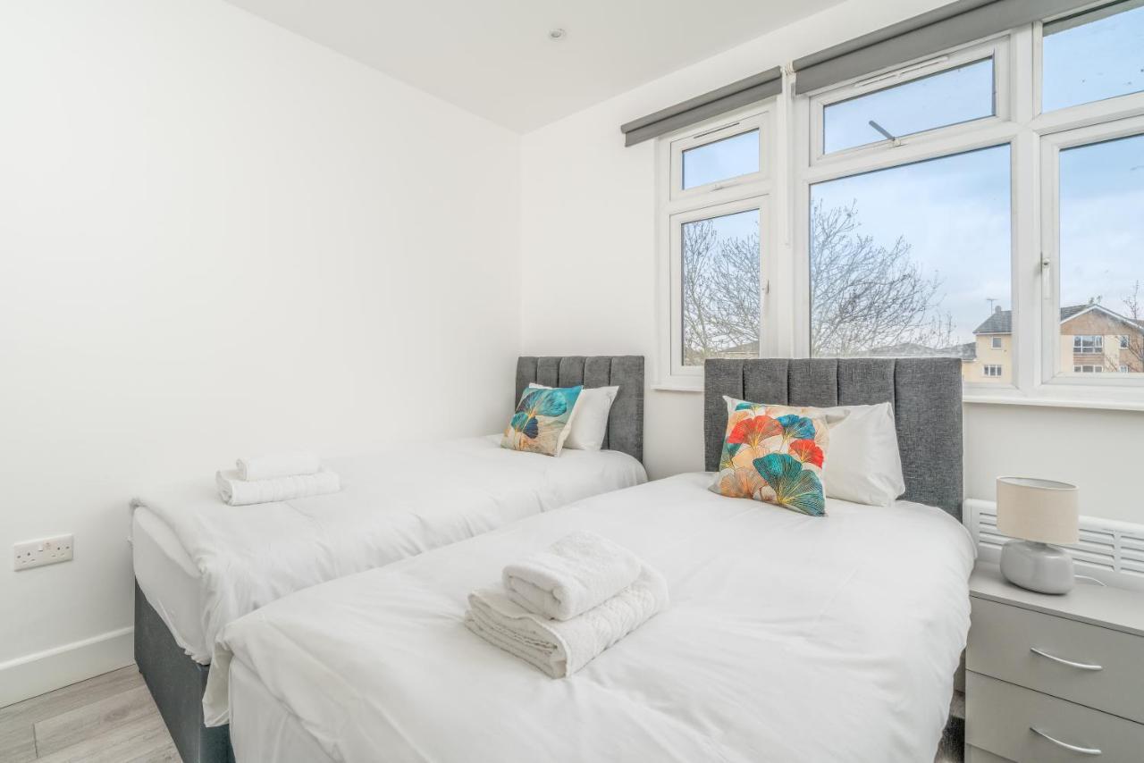 London Selwyn Road Studios Экстерьер фото