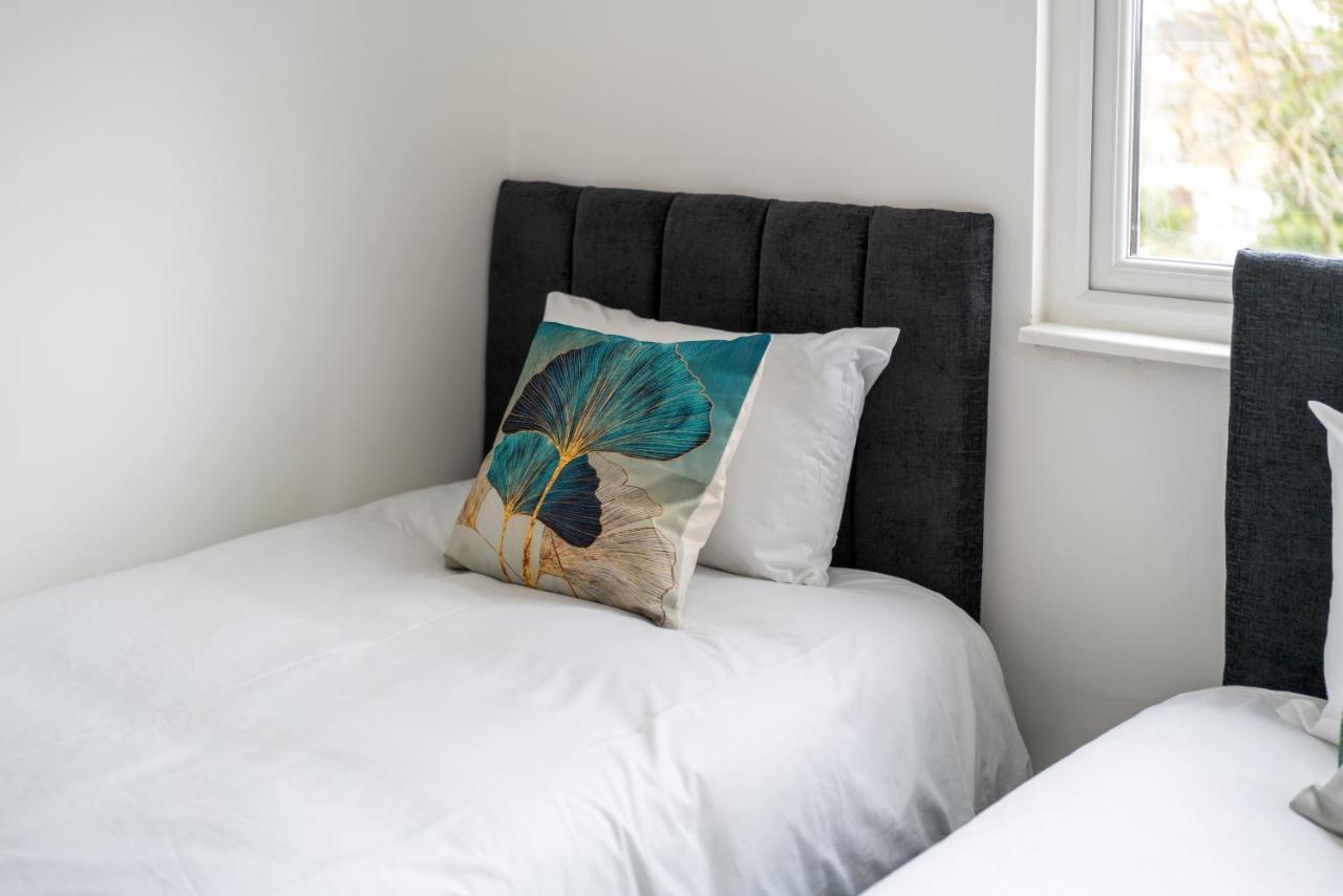London Selwyn Road Studios Экстерьер фото